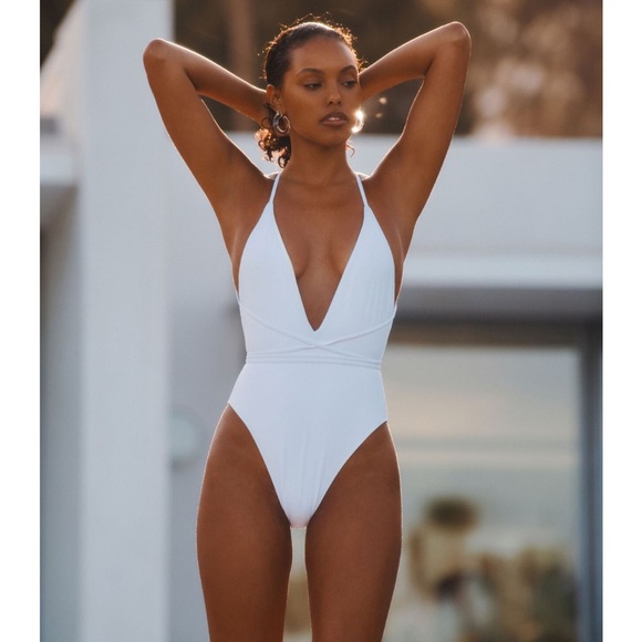 Dynamite women’s one piece white bathing suit NWT size S - Picture 2 of 16
